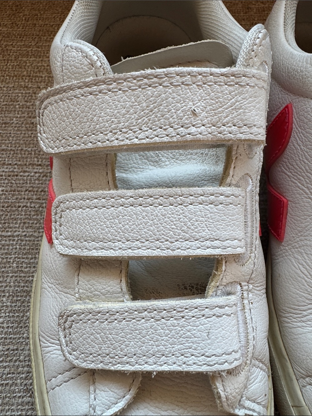 Veja “Recife” White Leather Sneakers with neon Pink Accents, size 39/8 - Picture 13 of 16